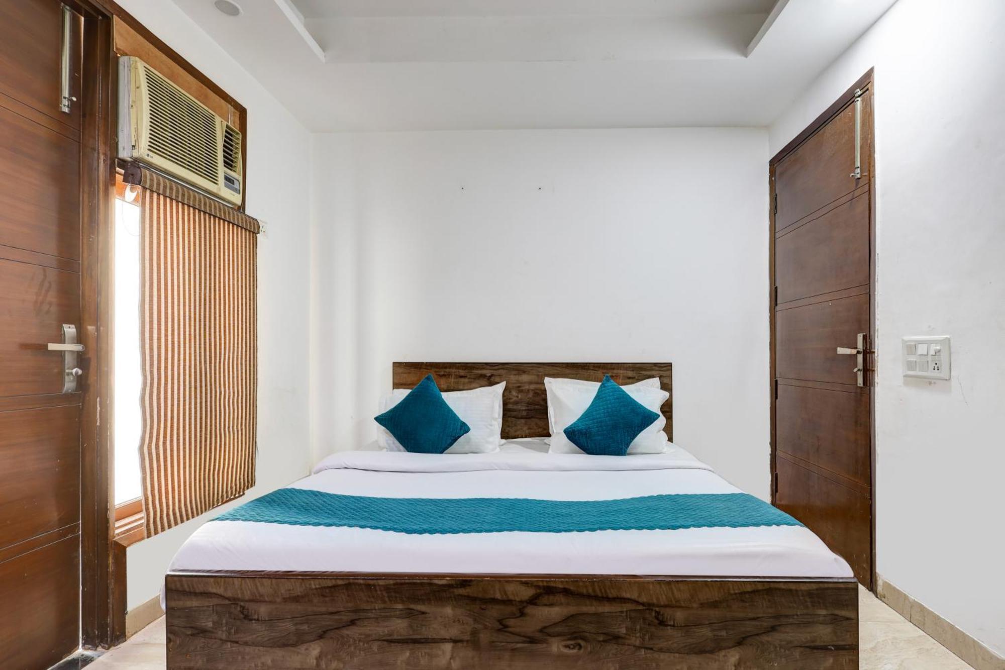 Hotel Aron By The Premium Villa Neu-Delhi Exterior foto
